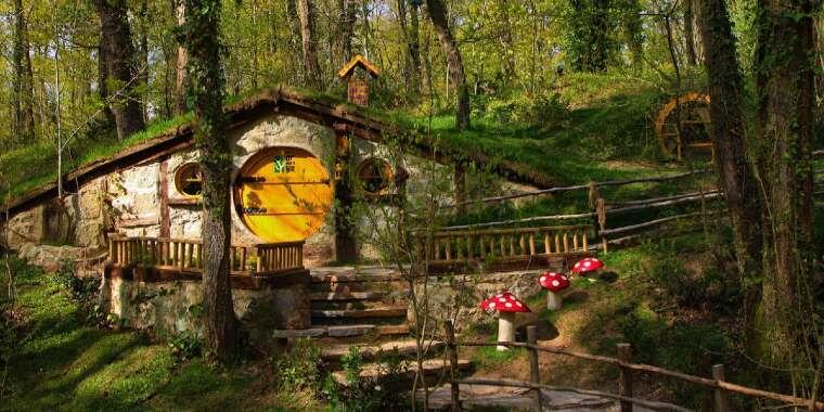Hobit Evleri ile Büyülü Bir Masal Diyarı: Ormanya Doğal Yaşam Parkı