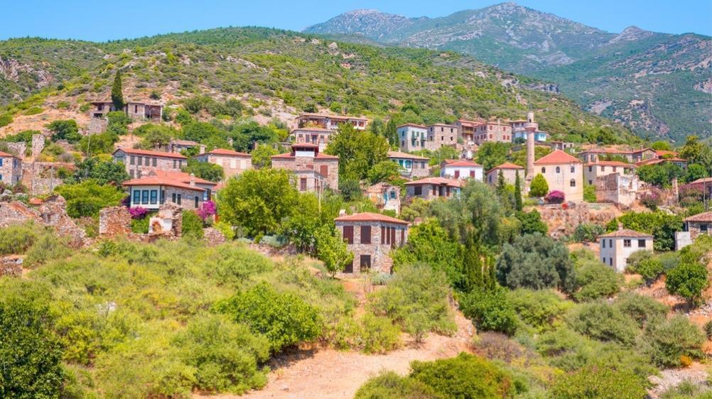 Söke’de Sakin ve Tatlı Bir Huzur: Eski Doğanbey Köyü