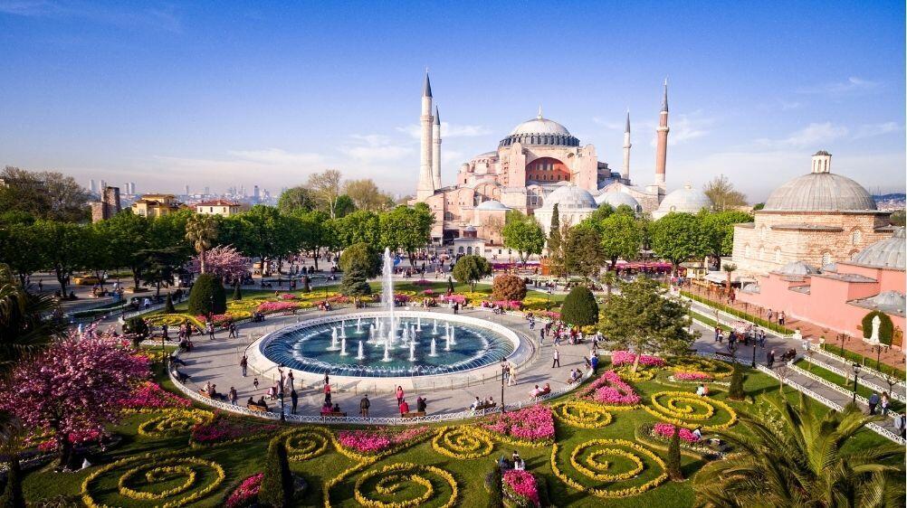 Sultanahmet Meydanı ve Çevresi