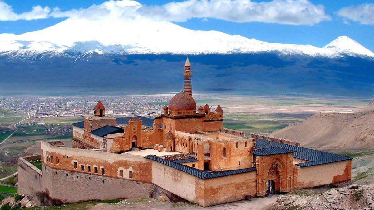 Efsanelere Konu Olmuş Bir Mekan: İshak Paşa Sarayı'nın Hikayesi
