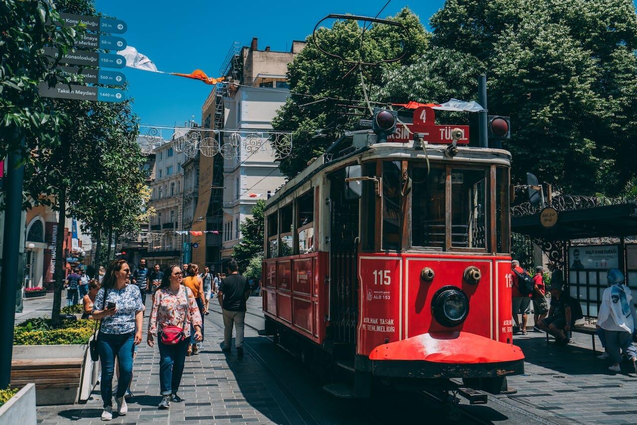 Eski İstanbul Semtleri: Beyoğlu