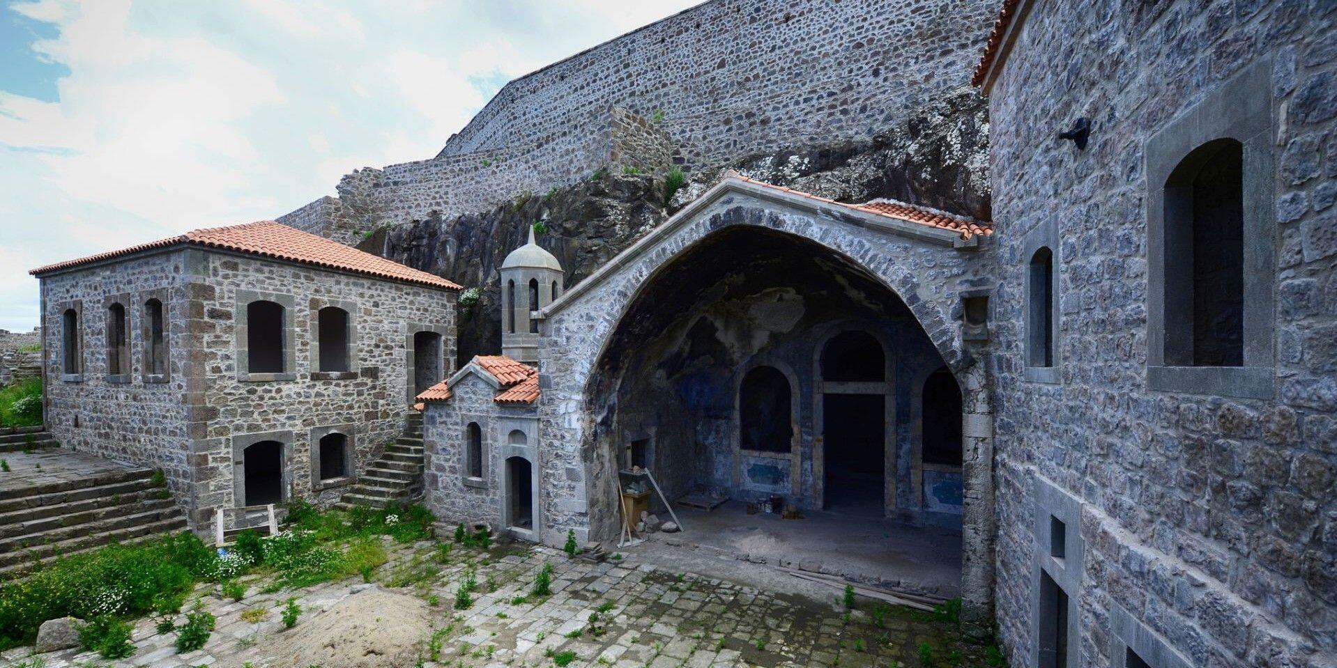 kızlar manastırı