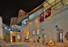 View Cave Hotel