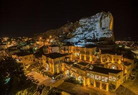 Fresco Cave Suites