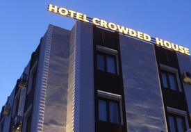 Crowded House Hotel