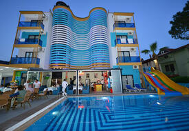 Yade Hotel