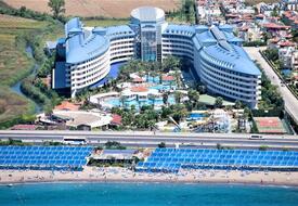 Crystal Admiral Resort Suites & Spa