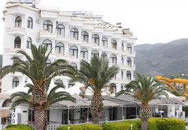 Serenita Beach Hotel