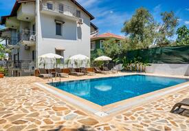 Phedora Suite & Villa