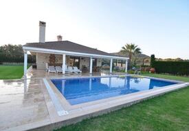 Villa White House