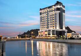 DoubleTree by Hilton Afyon