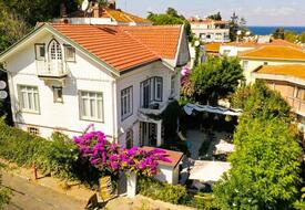 Sergüzeşt Otel Büyükada