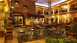 Lagora Old Town Hotel & Bazaar