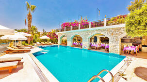 Amphora Hotel