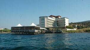 Club Rose Bay Hotel