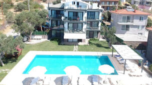 Assos Luna Houses