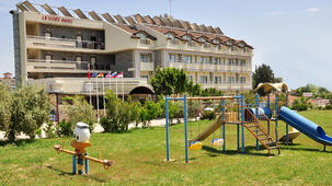 La Vita's Hotel