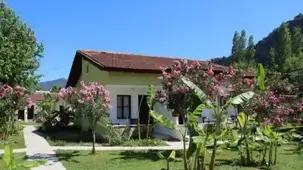 Riverside Hotel