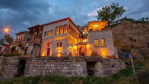 Kapalos Cave Suites