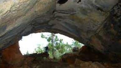 Kartallı Mağara