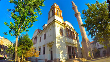 Saatli Camii