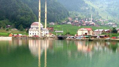 Uzungöl Camii