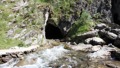 Pınargözü Mağarası