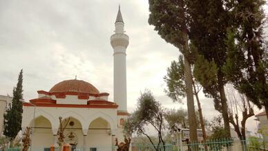 Üveys Paşa Cami