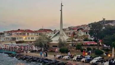 Kınalıada Camii