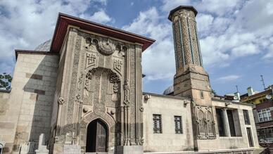 İnce Minareli Medrese