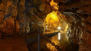 Dupnisa Mağarası
