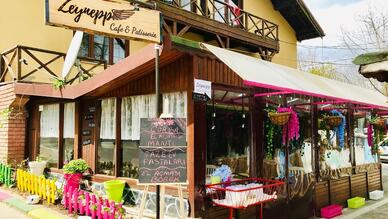 Zeynepp Restaurant & Cafe 