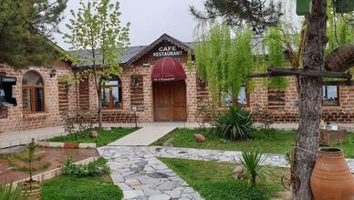 Kalepark Cafe & Restaurant