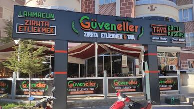 Güveneller Zırhda Etliekmek Tava