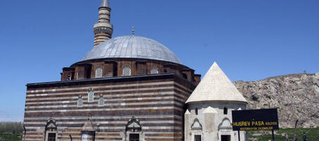 Hüsrev Paşa Camii - Görsel 1