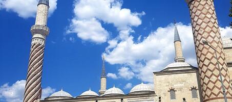 Üç Şerefeli Camii - Görsel 2