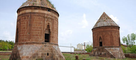 Ahlat Çifte Kümbet - Görsel 3