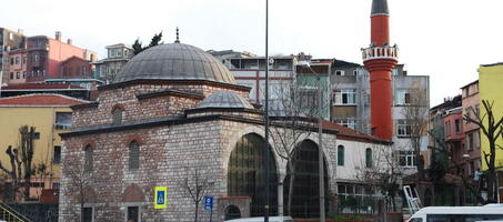 Üç Mihraplı Camii - Görsel 1