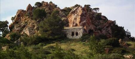 Agia Paraskevi Manastırı - Görsel 2