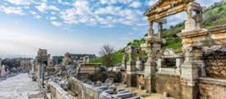 Efes Trajan Çeşmesi - Görsel 1