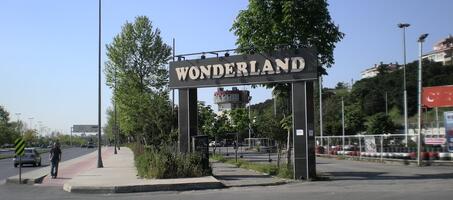 Wonderland - Görsel 2