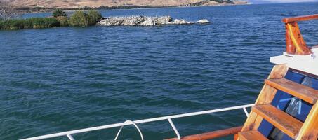 Hazar Gölü Tekne Turu - Görsel 2