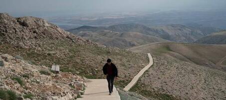 Nemrut Dağı'na Tırmanış - Görsel 1