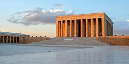 Atamızın Huzurunda: Bir 10 Kasım Anıtkabir Ziyaret Rehberi