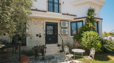 Çeşme Apartları
