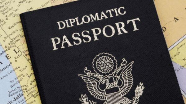 diplomatik pasaport