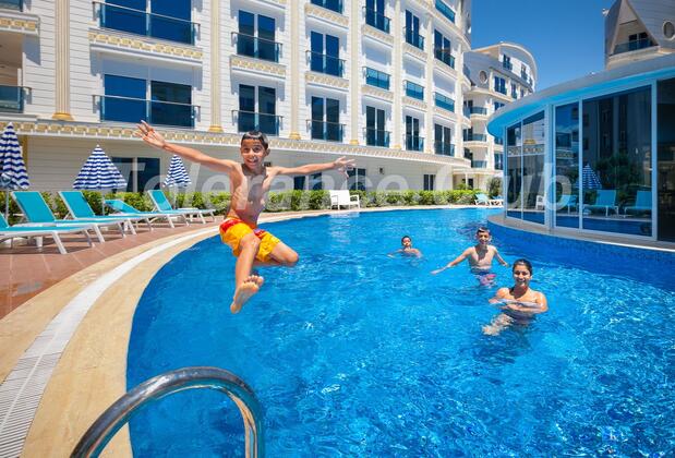 Görsel 19 : Melda Palace, Konyaaltı, Açık Yüzme Havuzu