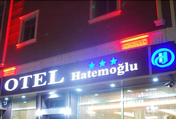 Görsel 2 : Hatemoglu Otel, Ağrı, Otelin Önü - Akşam/Gece