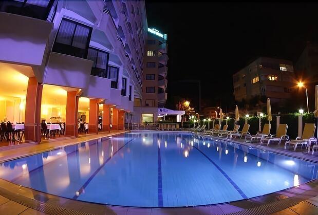 Görsel 2 : Palm Hotel, Kuşadası, Açık Yüzme Havuzu