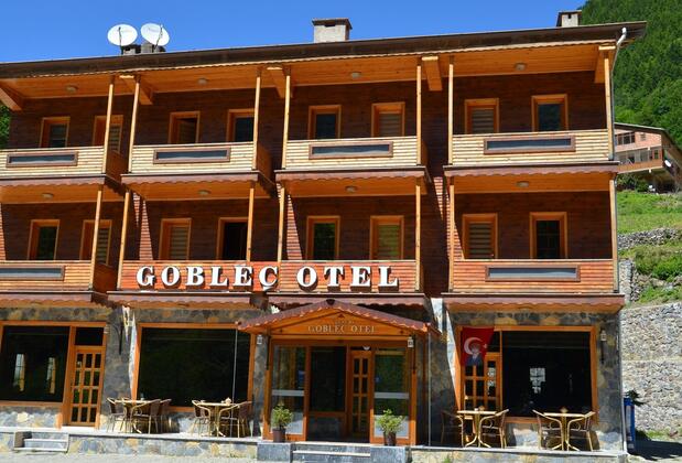 Görsel 2 : Goblec Hotel, Çaykara, Otelin Önü